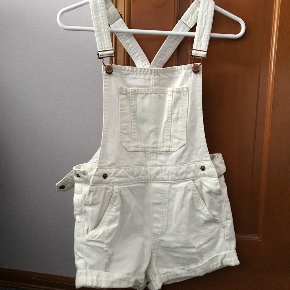 H&M off-white short overalls
